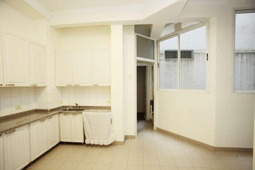 Recoleta - Cuatro Dormitorios Con Dependencia- Alquiler