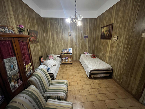 Hermosa Casa 5 Ambientes En Venta *mataderos*