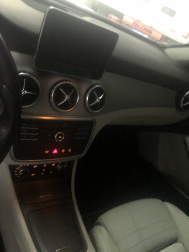 Mercedes-Benz Classe GLA 1.6 Advance Turbo Flex 5p