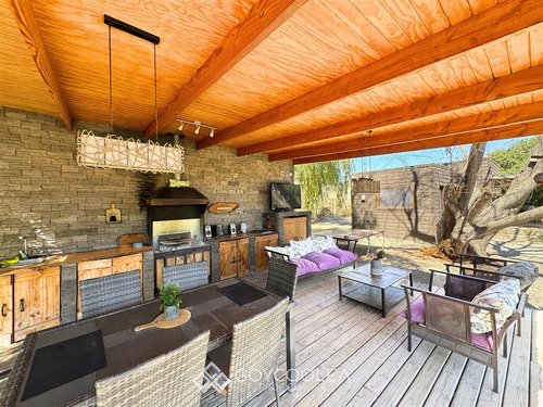 Casa En Venta De 2 Dorm. En Las Cabras