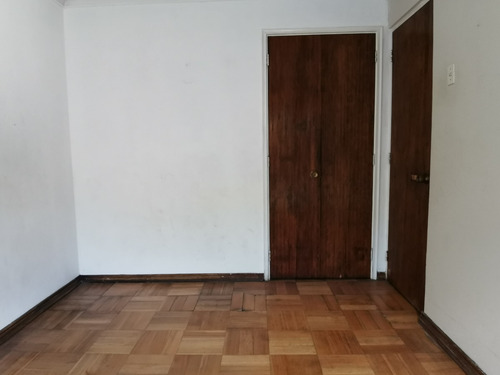 Casa En Providencia 5 Dormitorios 3 Baños, Piso De Parquet