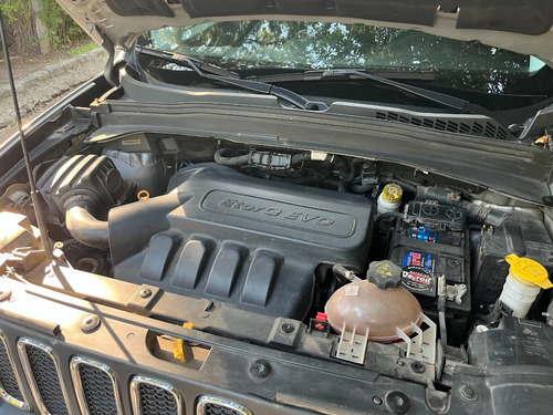 Imagen 14 de 20 de Jeep Renegade 1.8 Automatica Sport Plus Año 2018 Gris Plata