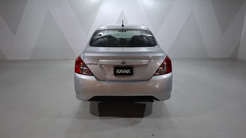 Nissan Versa 1.6 Sense