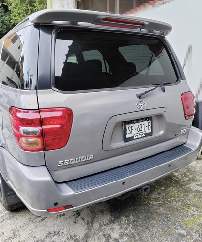Toyota Sequoia Limited 4x2 2002