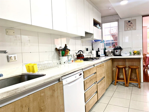 Casa En Arriendo De 4 Dorm. En Las Condes
