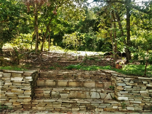 Imagem 8 de 22 de Chácara Com 27.000m2, Casa Rústica, 2 Córregos, 5 Km Da Cidade, Cercada - Pirenópolis - Go - Ch00002 - 68069363