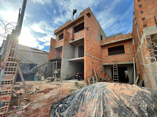Imagem 6 de 14 de Casa Duplex À Venda, 3 Quartos, 1 Suíte, 2 Vagas, Parque Xangri-la - Contagem/mg - 2311