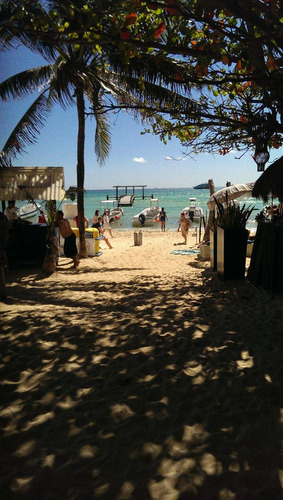 En El Centro A Solo Media Cuadra De  La Playa En Playa Del Carmen (1226)