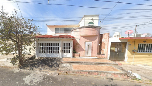Sk09 Remate Bancario Casa En Vicente Suárez 783, Chapultepec, Veracruz