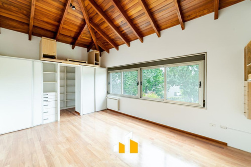 Imagen 12 de 29 de Importante Casa En Venta-lomas De La Carolina