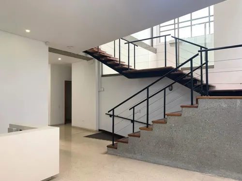 Local Comercial En Arriendo, El Poblado