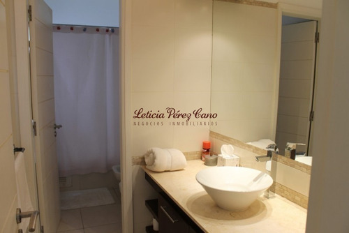 Venta Casa En Laguna Blanca , Manantiales 4 Dormitorios - Ref: 18844