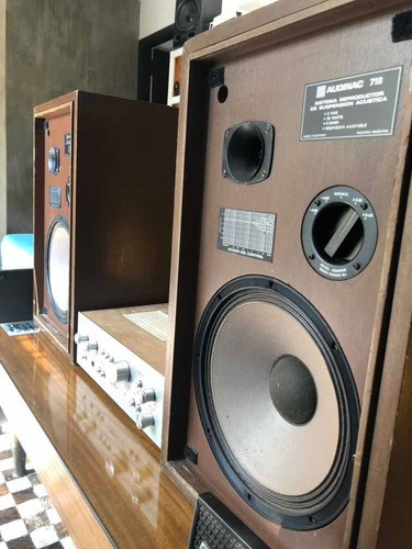 Amplificador Akai - Bafles Audinac 718