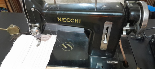 Maquina De Coser, Necchi, Antigua