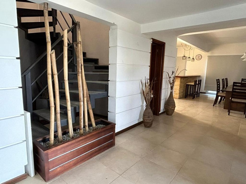 Gran Casa Frente A La Playa En Alquiler Manantiales