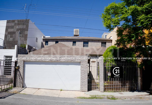 Casa En Venta En Lomas Universidad Chihuahua, Chih.