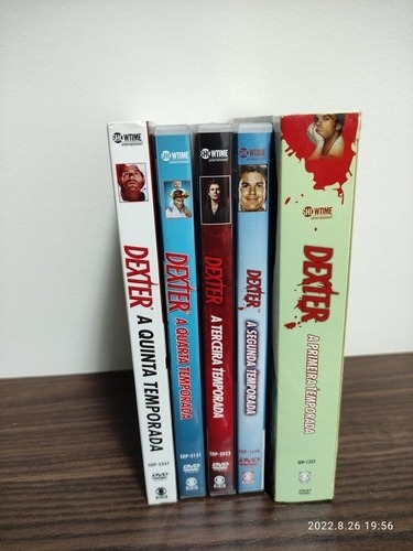 Dvds Série Dexter 1 A 5 Temporada! (Usado)