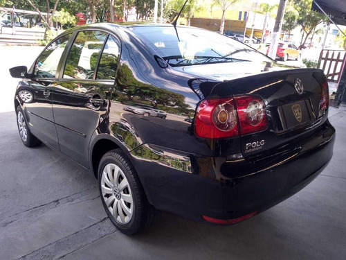 Volkswagen Polo Sedan 1.6 Vht Total Flex 4p 2012