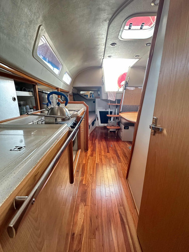 Velero Vip 30 Legas