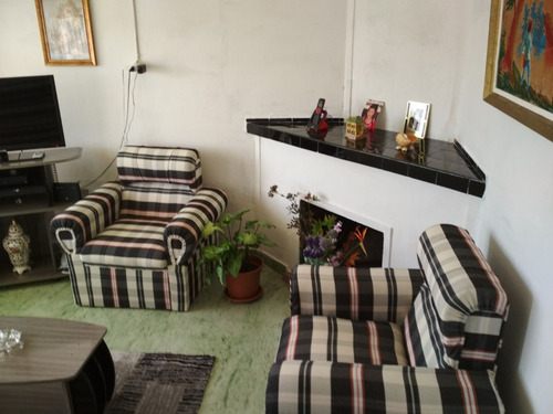 Campo De 11 Hectáreas En Ombúes De Betancor - Con Casa Completa. Coneat 161