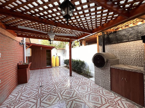 Casa En Venta De 3 Dorm. En Quilicura