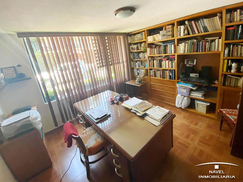Casa En Venta Desarrollada En Dos Niveles Con Un Mezzanine, En La Calle De Av. México En La Colonia Heroes De Padierna