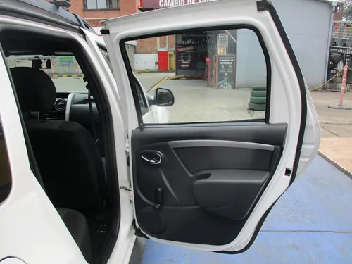 Renault Duster EXPRESSION 4X2 1600CC MT AA