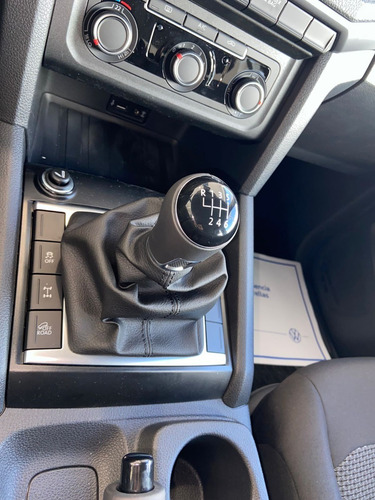 Imagen 19 de 25 de Volkswagen Amarok Comfortline 2.0l 180cv 4x2manual 2022 Sb
