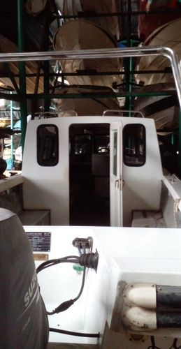 Imagen 8 de 15 de Traker Cabinado 835 Suzuki 4t Lancha Traker