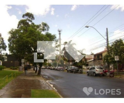 Imagem 2 de 3 de Vende Terreno Com 297 M2 No Bairro Menino Deus - Reo417296
