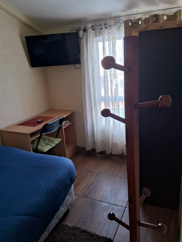 Arriendo De Habitación Mensual O Casa Completa .