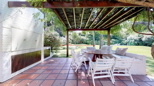 Barrio Golf Venta De Casa 4 Dormitorios- Ref: 2580