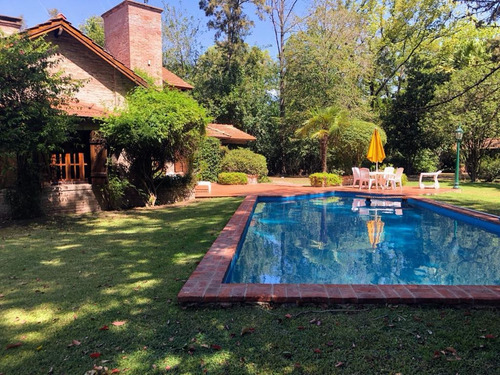 Se Vende Impactante Casa 5 Ambientes Con Piscina, Parque Y Casa De Huéspedes Barrio Hermoso- Gral Rodriguez