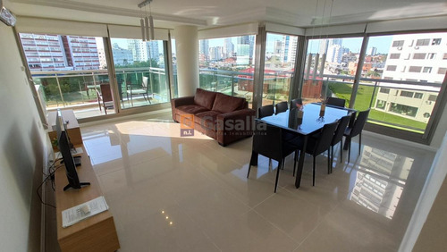 Apartamento De 2 Dormitorio En Venta En Punta Del Este Zona Playa Brava. Ref. 4386