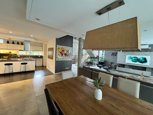 Casa En Tipas Nordelta 280 M2 Cub. Vista Al Lago Venta / Alquila