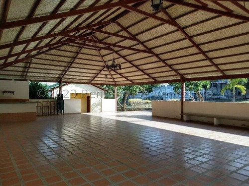 Francisco Rojas Norscia Rentahouse Vende, Terreno Con Granja En Cabudare Sector Tarabana, Via Pedro Y Pablo, 2 4 - 1 7 0 5 0, Ideal Para Invertir Y Disfrutar En Familia!!!