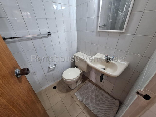 Tg Apartamento En Piso Bajo Con Pozo De Agua, En Alquiler, Canon Incluye Condominio, En Santa Eduvigis 25-18127 Ys