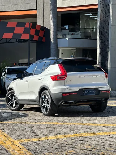 Volvo XC40 2.0 T4 R-Design