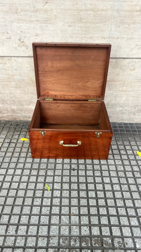 Baul Arcon Cofre En Madera Y Detalles En Bronce Marrron Baúl (Usado)