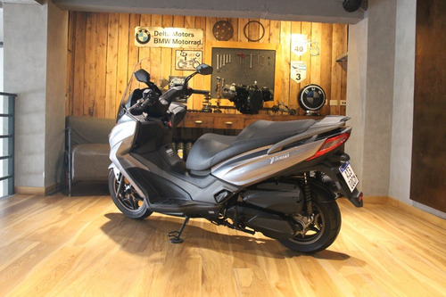 Imagen 5 de 17 de Kymco Scooter Xtown 250 Igual A 0km Usado Impecable