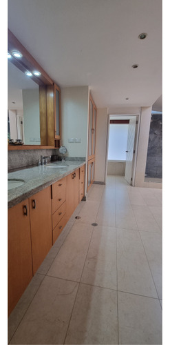 Se Vende/alquila Casa 700m2 Cerro Verde 1200