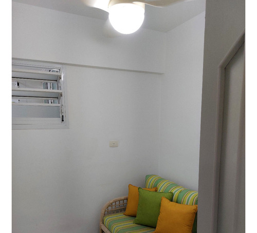 Confortável, Iluminado E Excelente Apartamento Na Praia De Pitangueiras, No Guarujá, 50 Metros Do Mar.