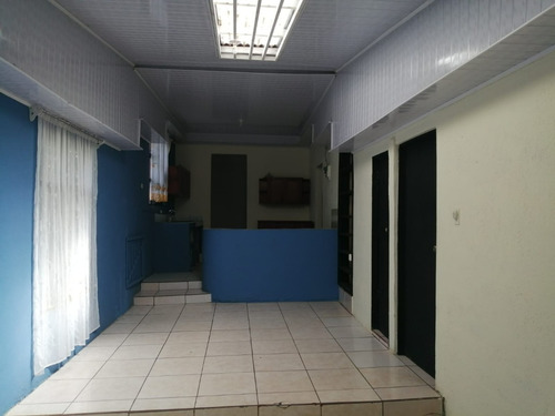 Imagen 2 de 14 de Urge Vender Propiedad Con Casa Grande De Dos Pisos
