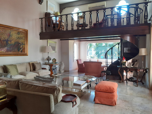Casa Venta Lomas De San Isidro Jockey