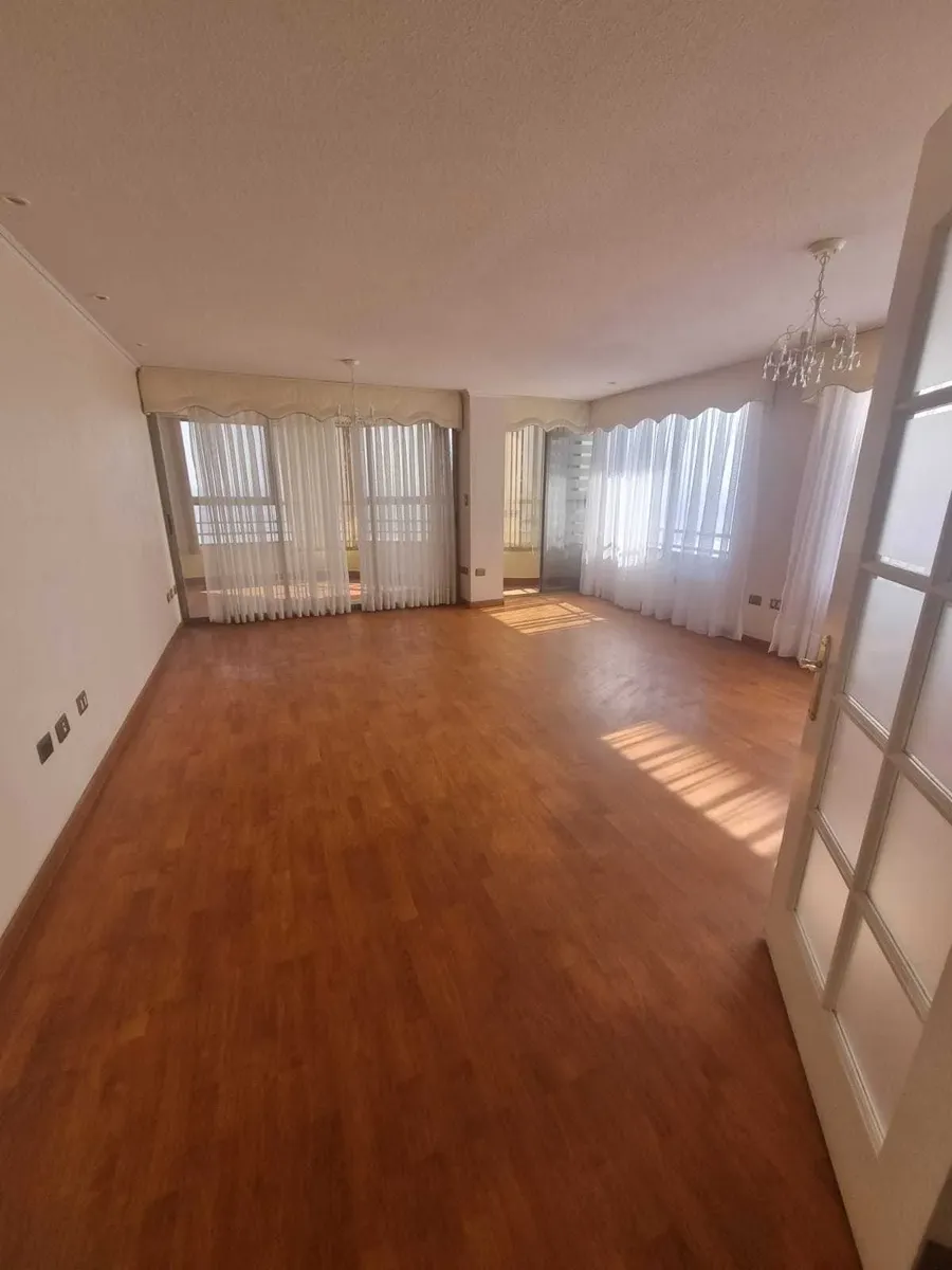 Imagen 3 de 22 de Hermoso Departamento Uno Por Piso (173144)