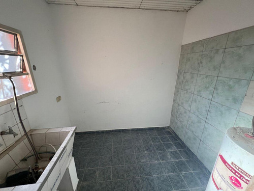 Casa En Alquiler - Los Hornos