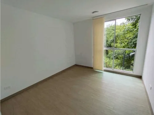 Apartamento Con Hermosa Vista Segundo Piso Con Ascensor