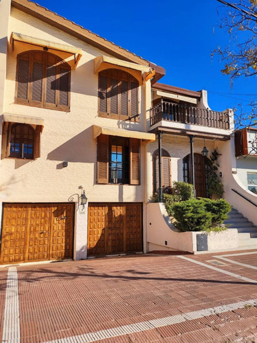 Imagen 4 de 30 de Casa En Av. Argentino Valle - Villa Elvina- S.rosa