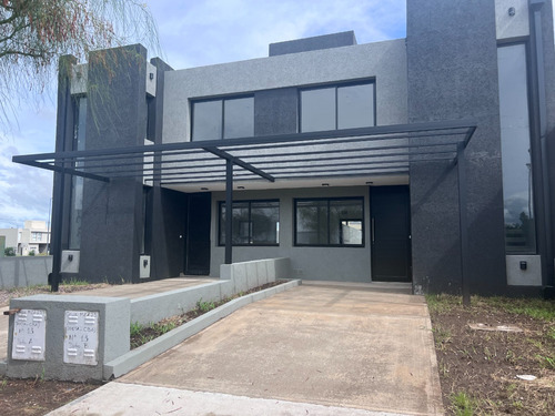 Duplex  En Venta , 3 Dormitorios 3 Banos , Docta , Cordoba , Argentina 