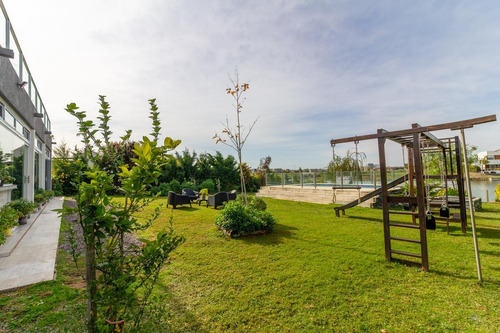 Imagen 9 de 30 de Venta Casa De Categoria A La Laguna - Escriturada Area 9 - La Mejor De San Sebastian - Permuta !!